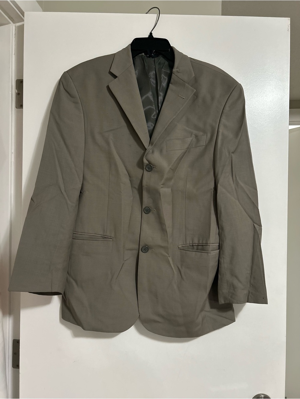 Men's Taupe Three-Button Tailored Blazer